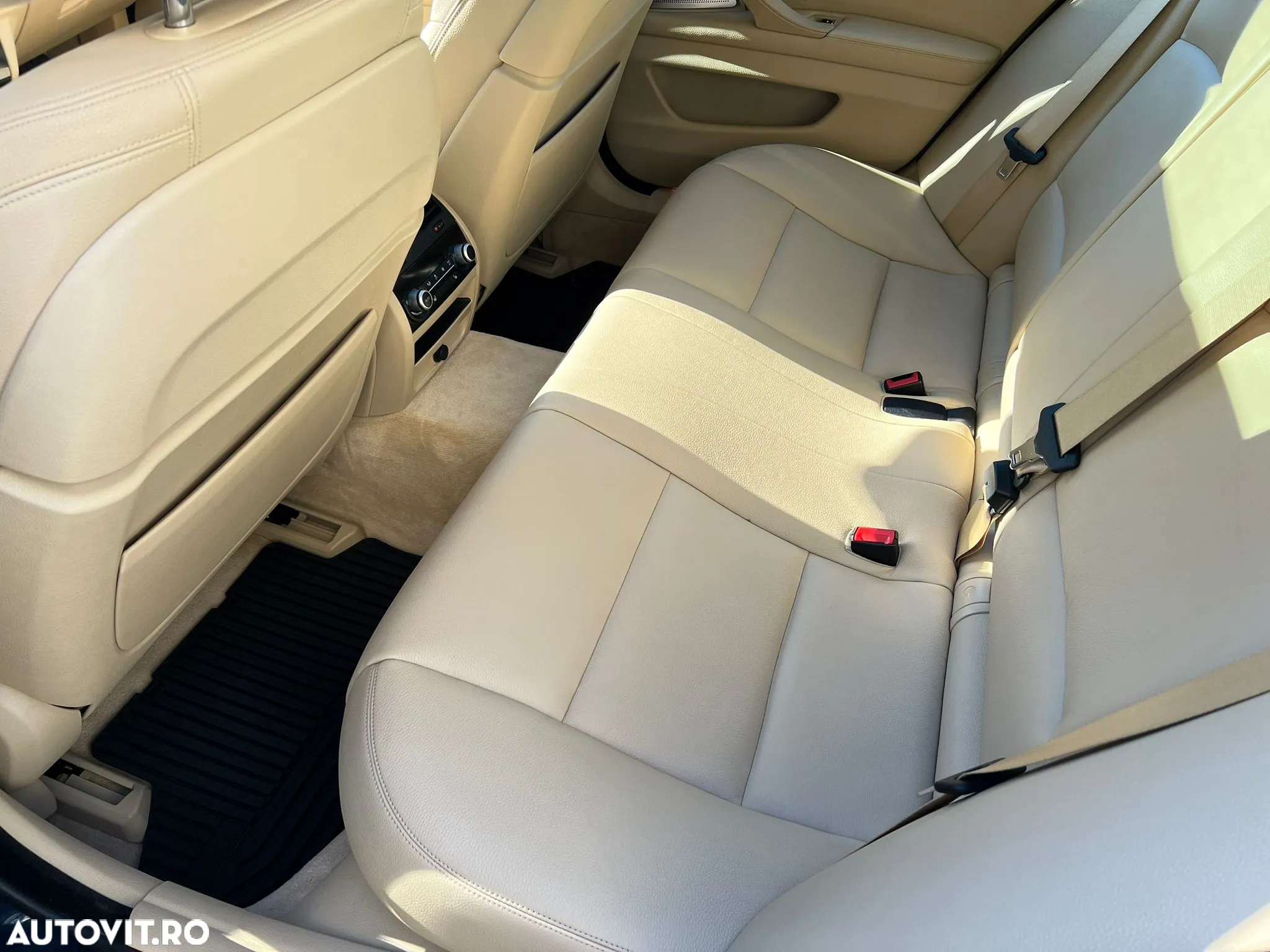 BMW Seria 5 535d xDrive AT - 13