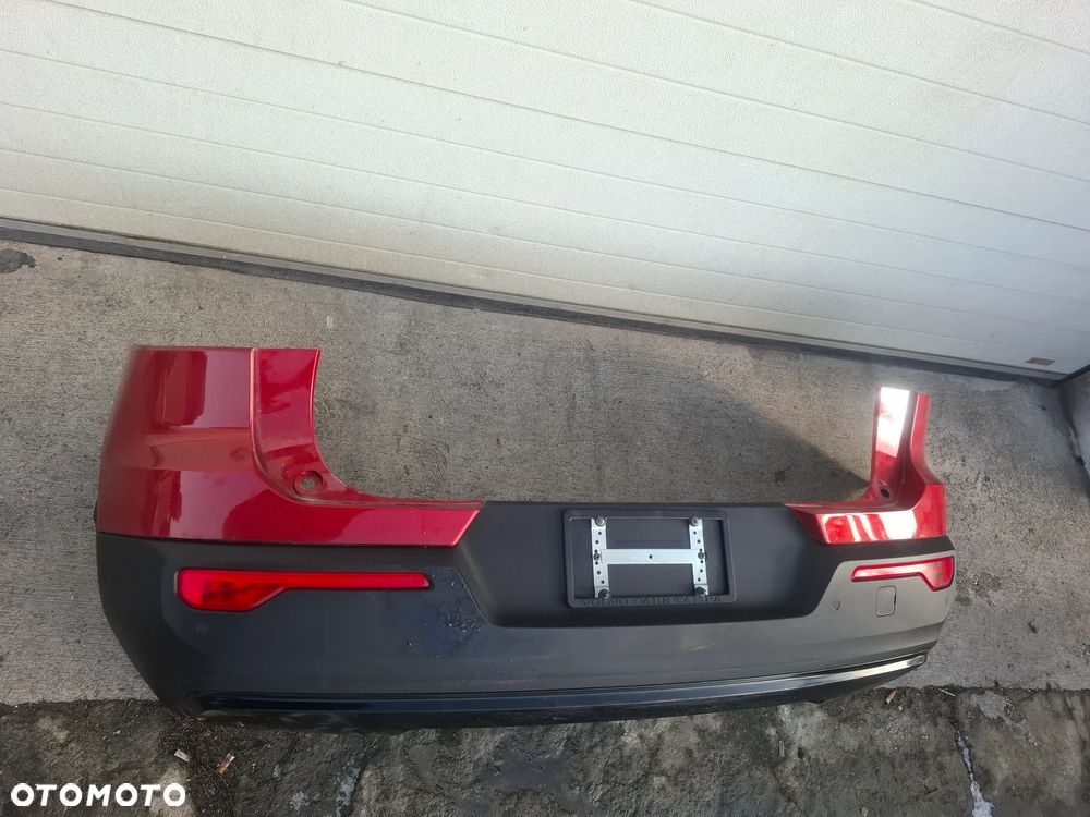 Volvo XC40 zderzak tył 4PDC kod koloru 725 - 1