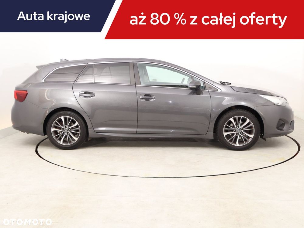 Toyota Avensis - 8