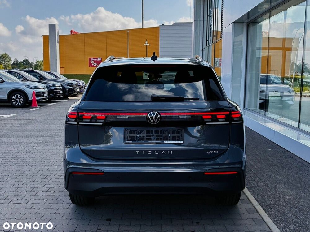 Volkswagen Tiguan - 9