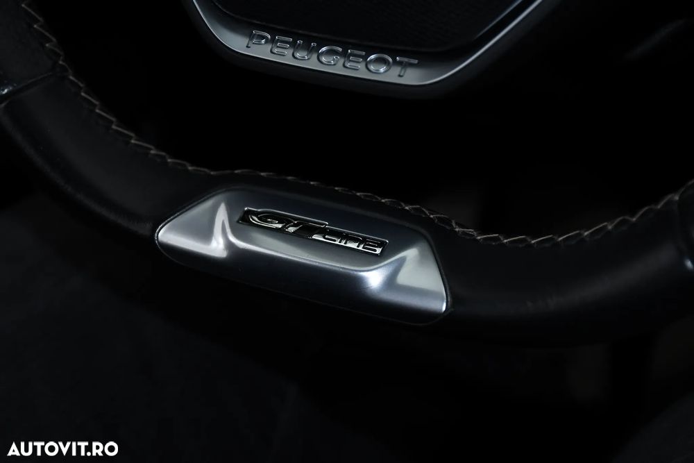 Peugeot 3008 1.2 PureTech Turbo S&S Active - 33