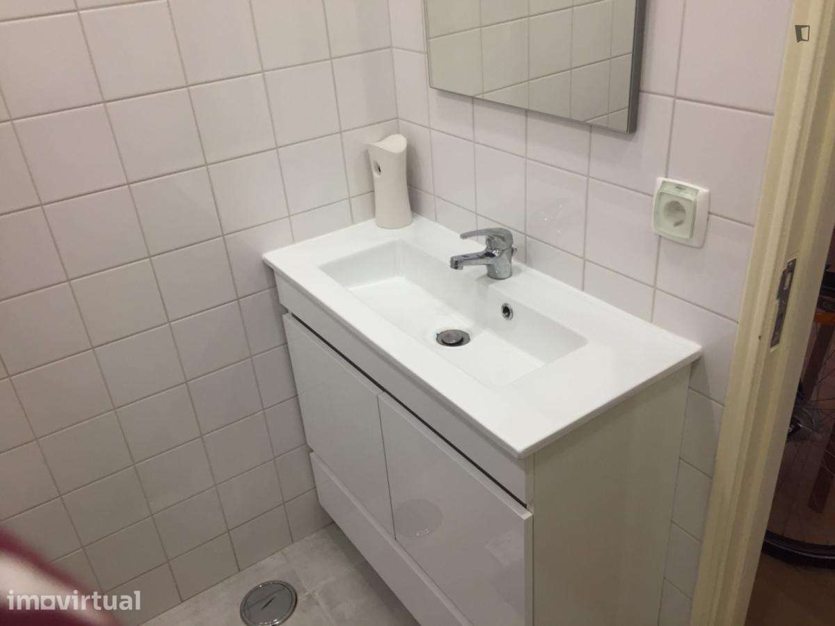 Quarto - localizado em Alvalade Lisbon - Grande imagem: 3/18