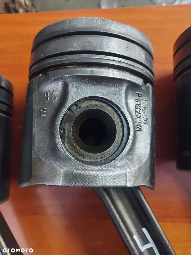 TŁOK  KORBOWÓD SILNIKA 84 CTA-4V MASSEY FERGUSON 8680 2011R - 6