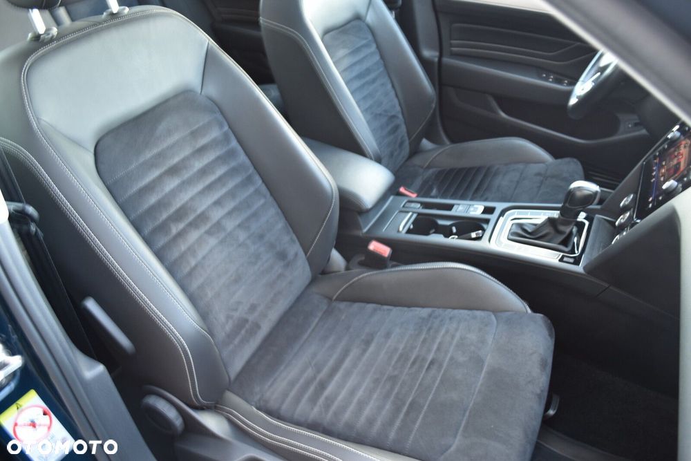 Volkswagen Passat 2.0 TDI Bi-Turbo BMT 4Mot Highline DSG - 34