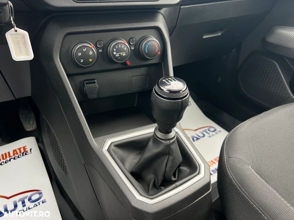 Dacia Logan TCe 90 MT6 Expression - 9