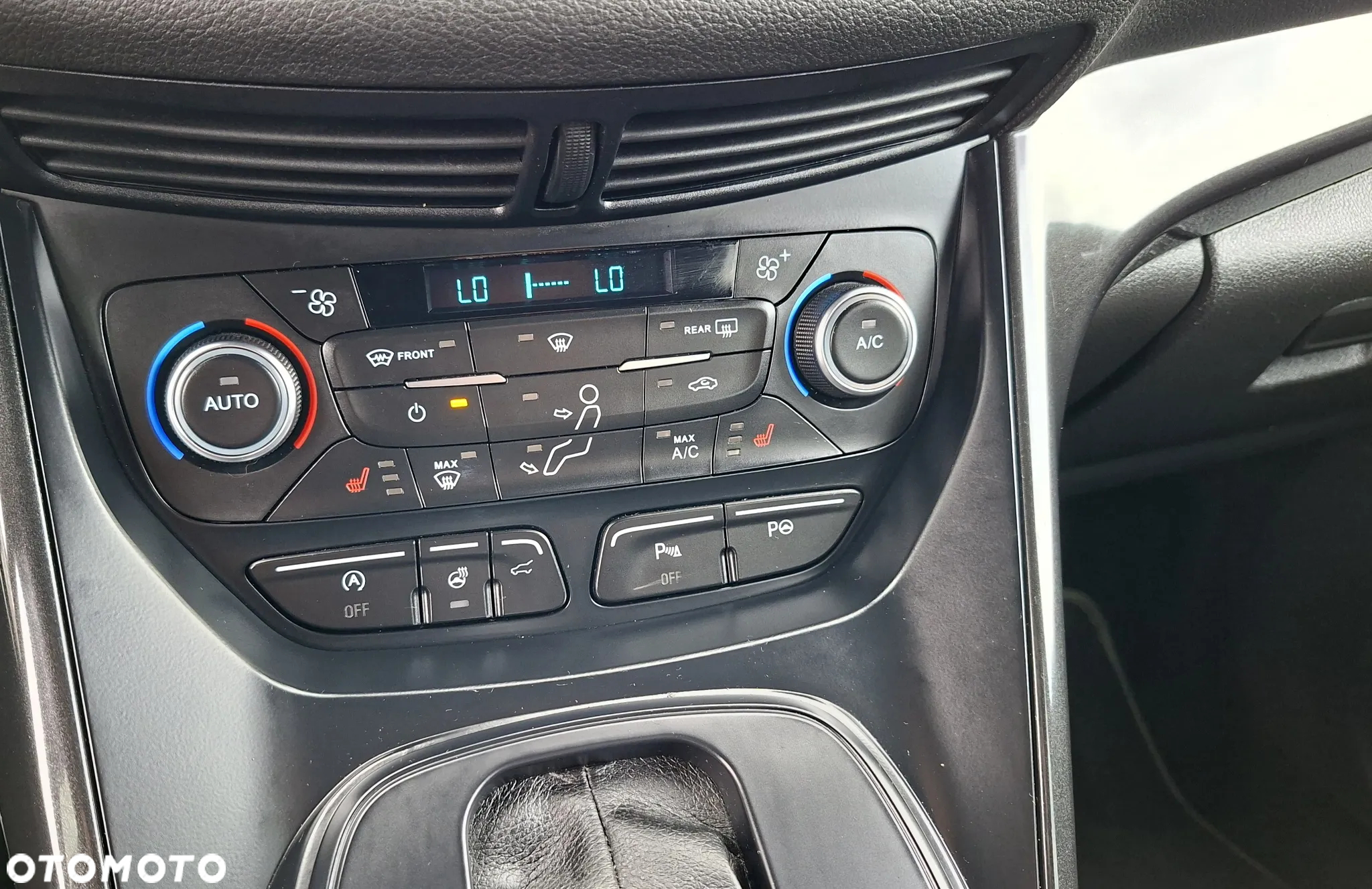 Ford Kuga 2.0 TDCi 4x4 ST-Line - 36