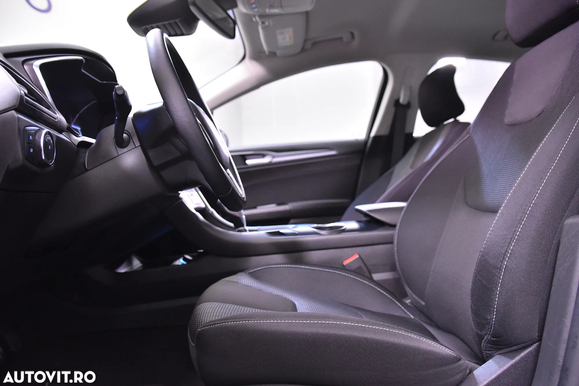 Ford Mondeo - 23