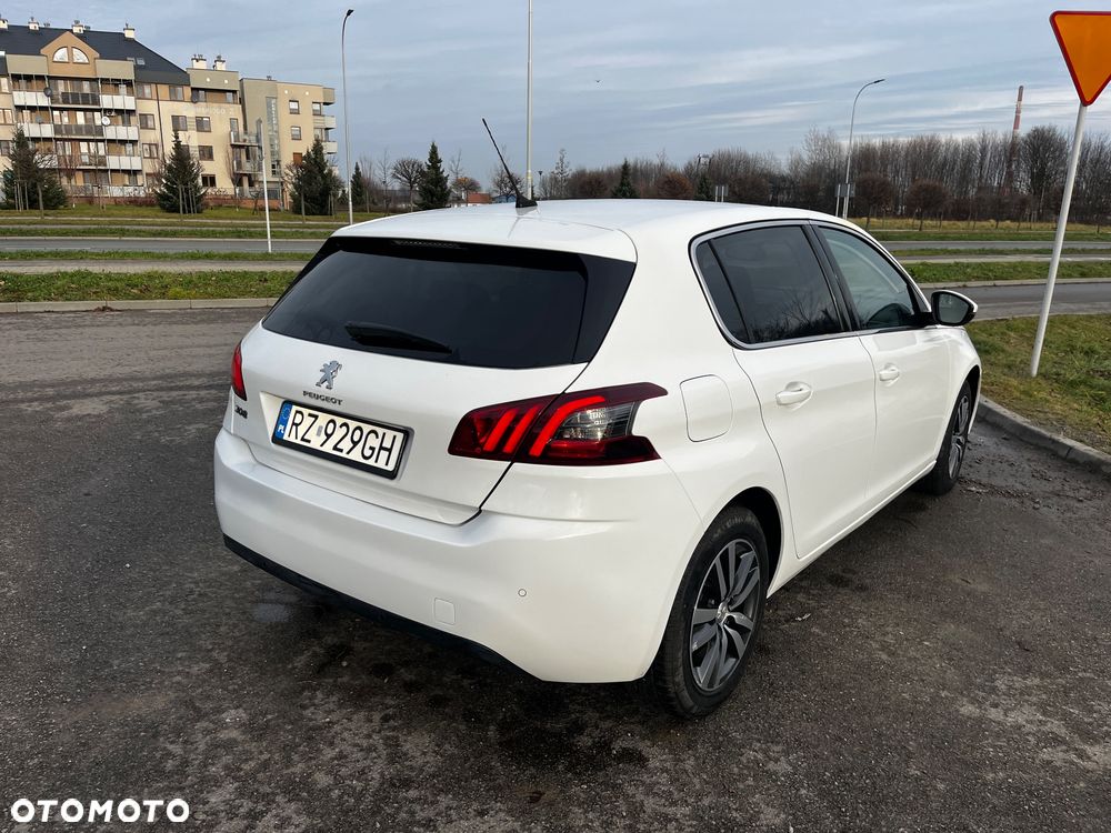 Peugeot 308 1.2 PureTech GPF Road Trip S&S EAT8 - 7