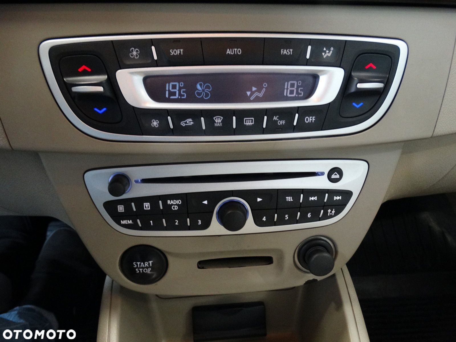 Renault Fluence - 24