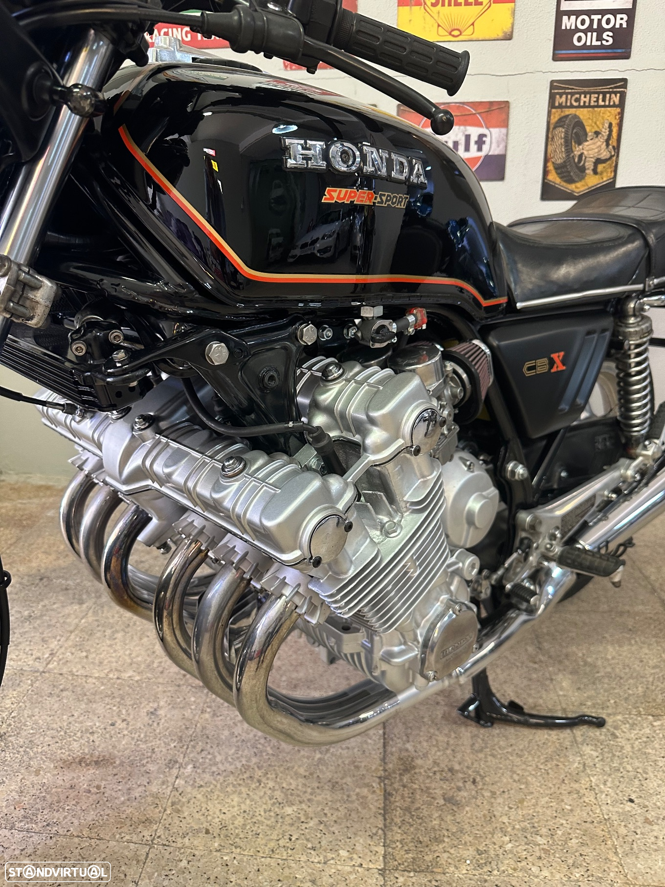 Honda CBX - 12