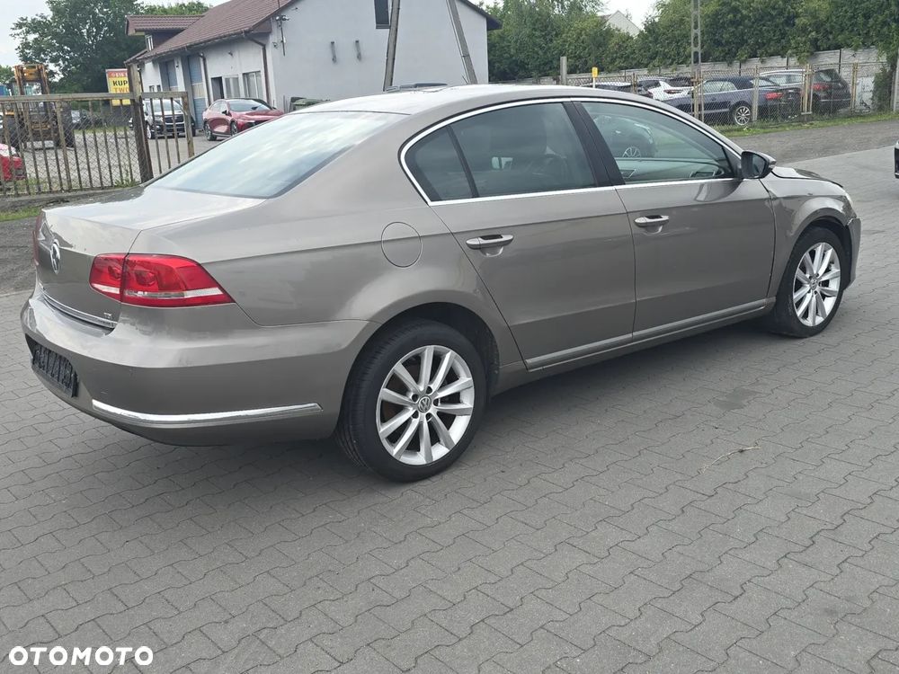 Volkswagen Passat 1.6 TDI BlueMotion Technology Highline - 1