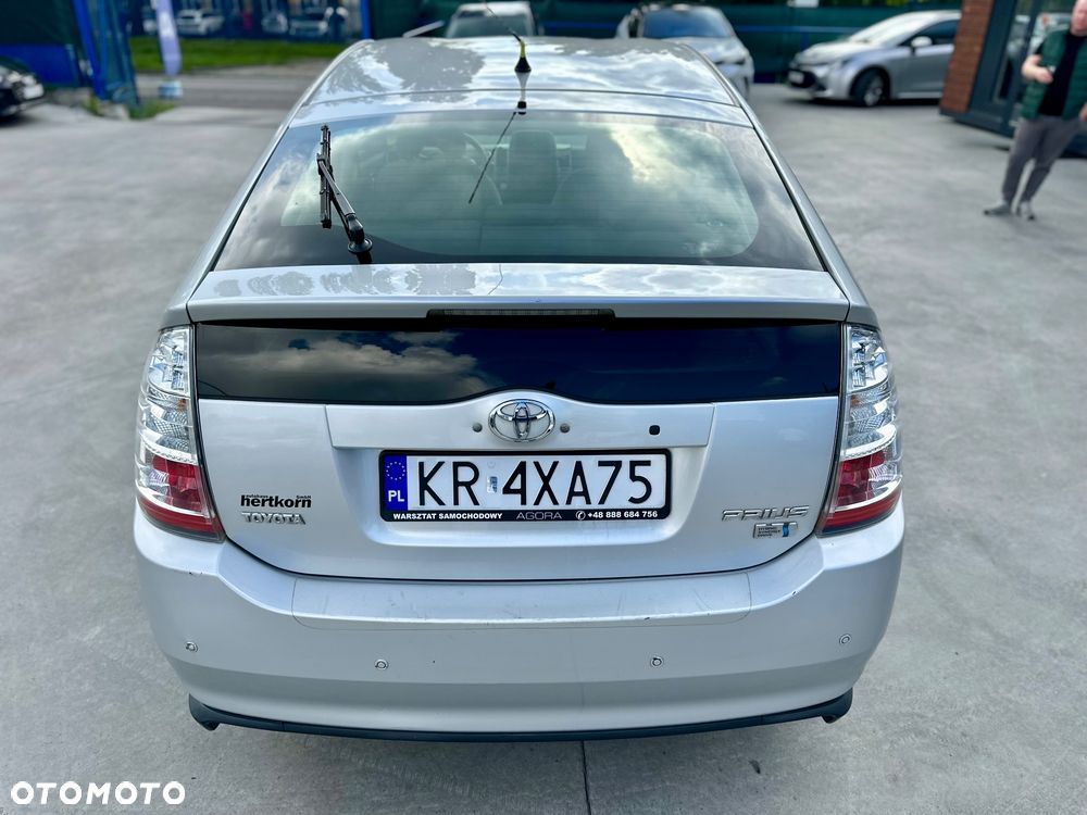 Toyota Prius 1.5 VVT-i Prestige - 4
