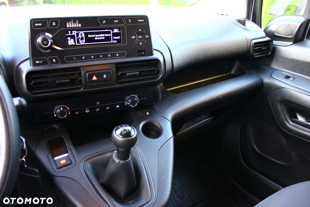 Toyota Proace City 1.5D-4D 102KM LONG L2 3 Osobowy Chłodnia - 32