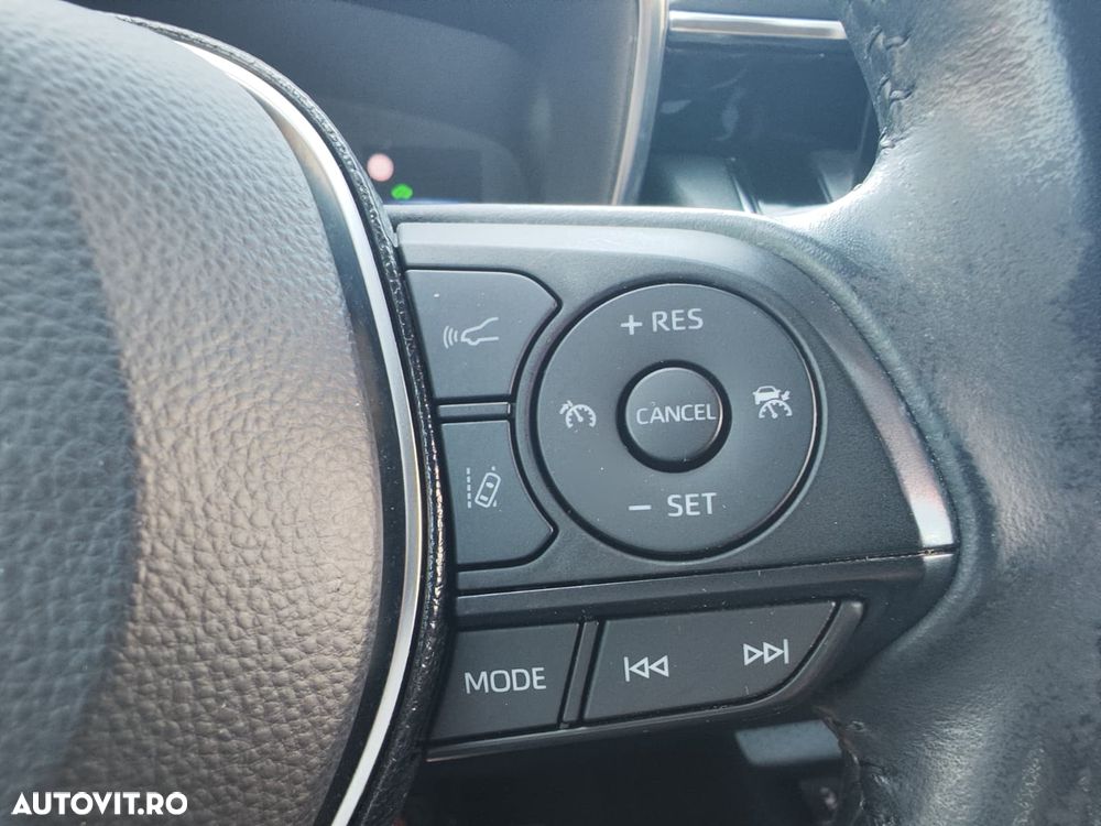 Toyota Corolla 1.8 Business Edition - 23