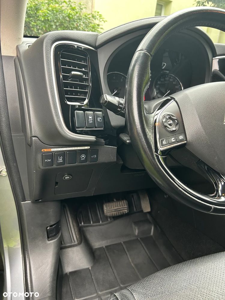 Mitsubishi Outlander 2.0 4WD CVT Diamant+ - 9