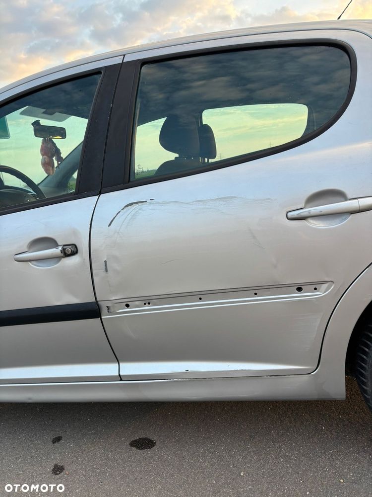 Peugeot 207 - 4