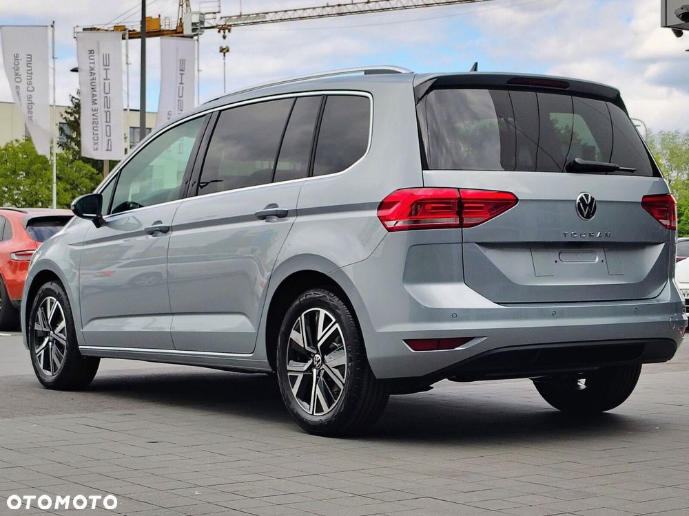 Volkswagen Touran - 4
