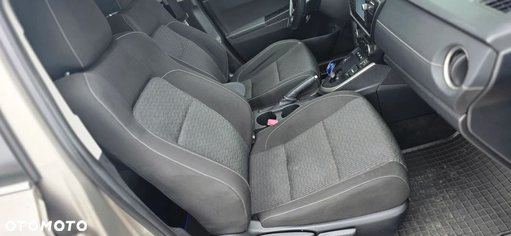 Toyota Auris - 10