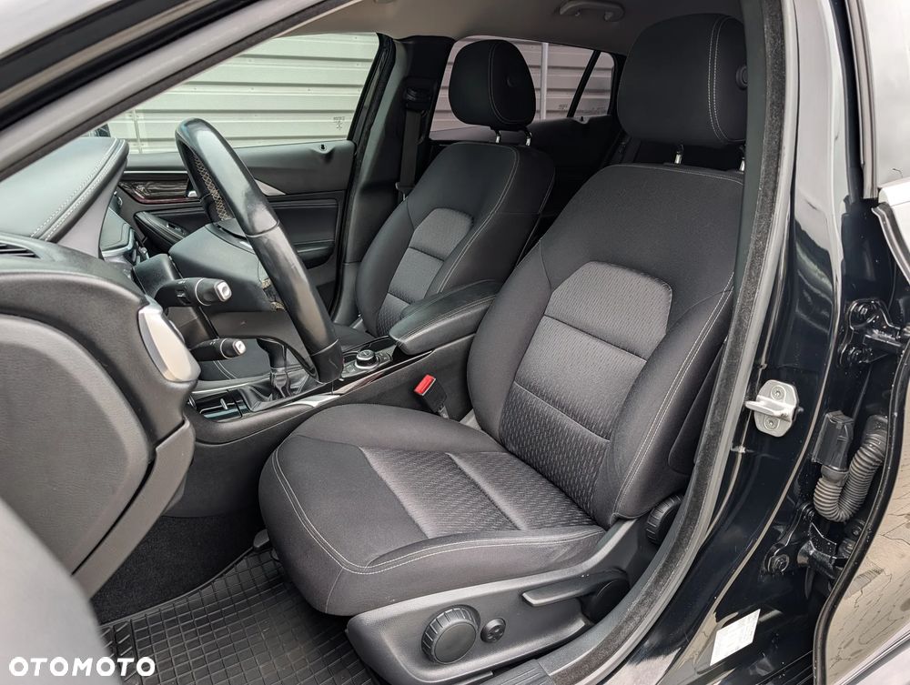 Infiniti Q30 1.6t Premium City Black - 18