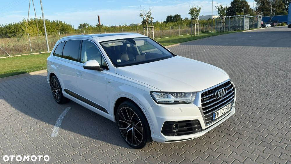 Audi Q7 - 1