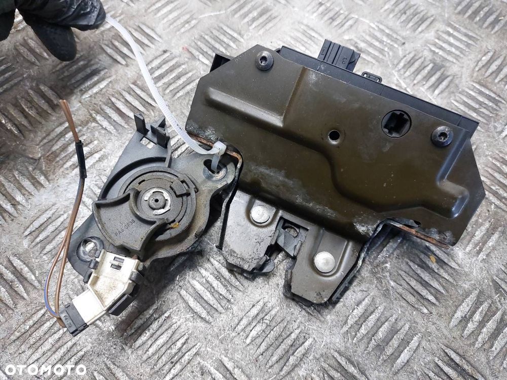 ZAMEK KLAPY BAGAŻNIKA + KLAMKA OPEL VECTRA C HB 5D 495072894 13178155 - 4