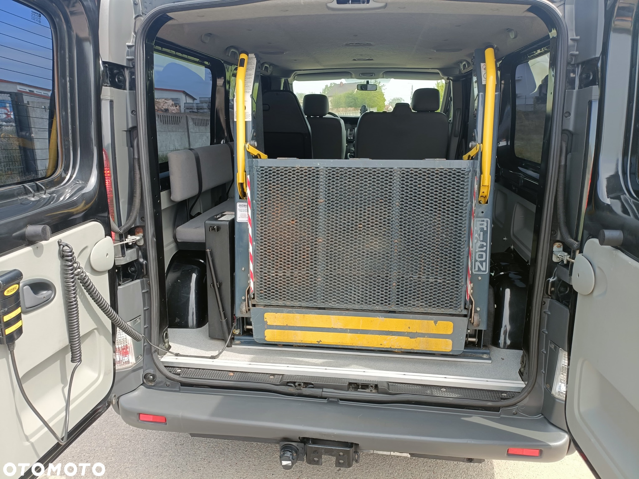 Renault TRAFIC - 2