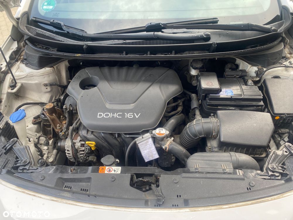 Hyundai i30 1.6 Classic + - 17