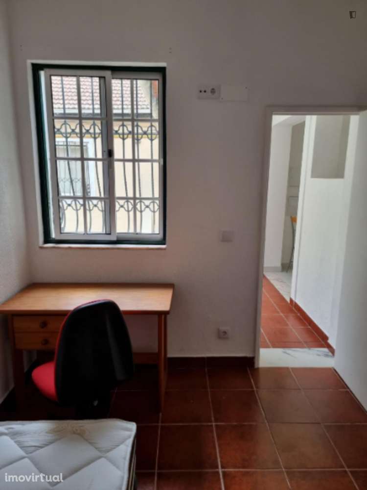 Quarto - localizado em Arroios Lisbon - Grande imagem: 3/9