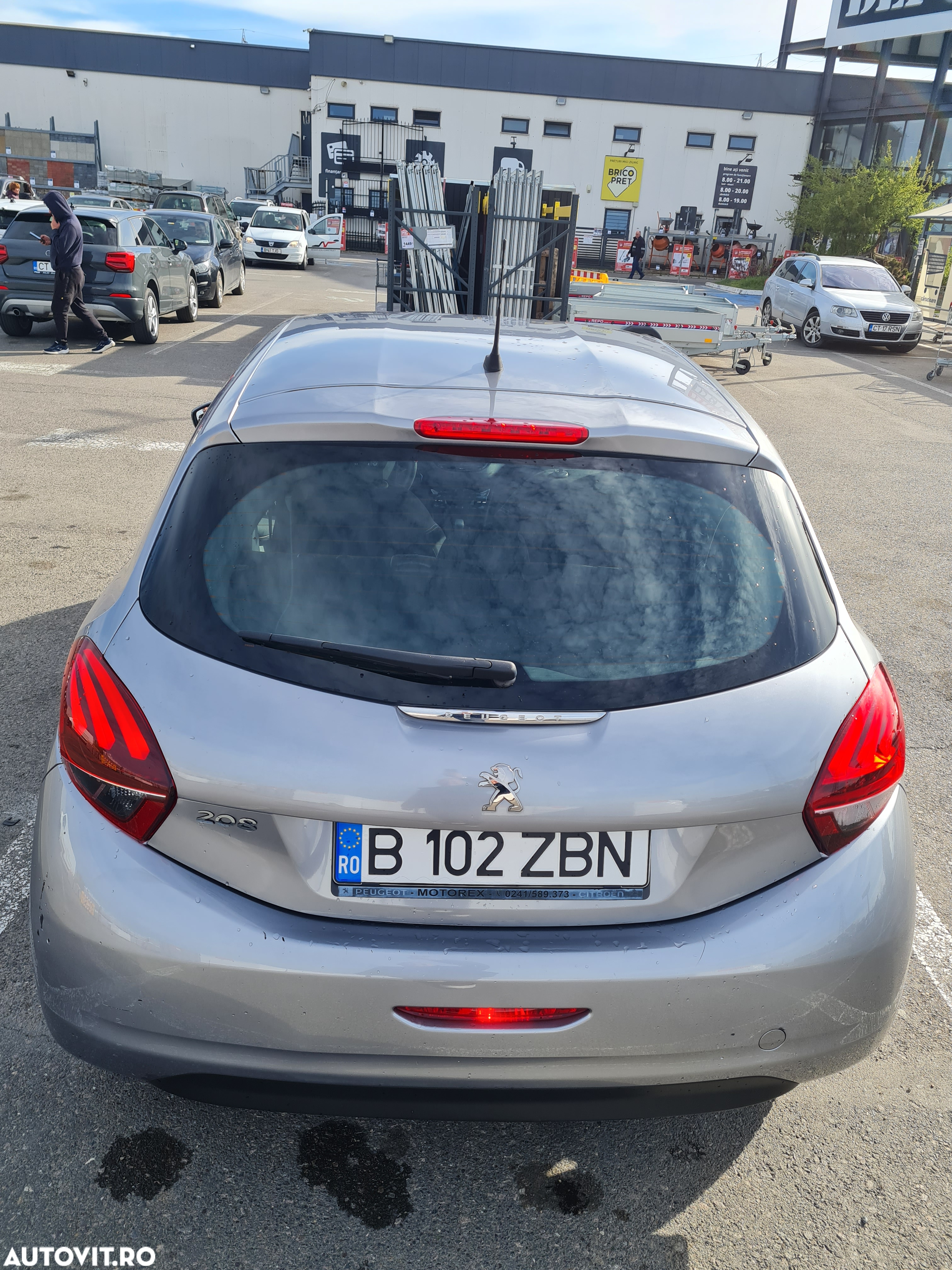 Peugeot 208 1.2 L PureTech Allure - 4