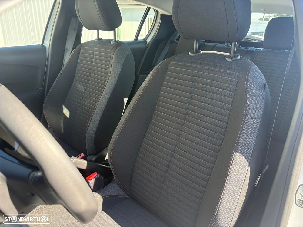 Peugeot 208 1.2 PureTech Active - 4