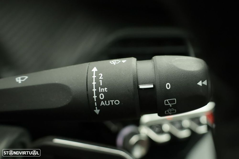 Peugeot 2008 1.2 PureTech Allure - 18