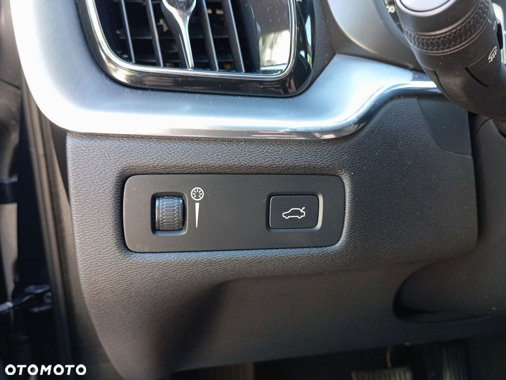 Volvo XC 60 D4 Momentum - 20