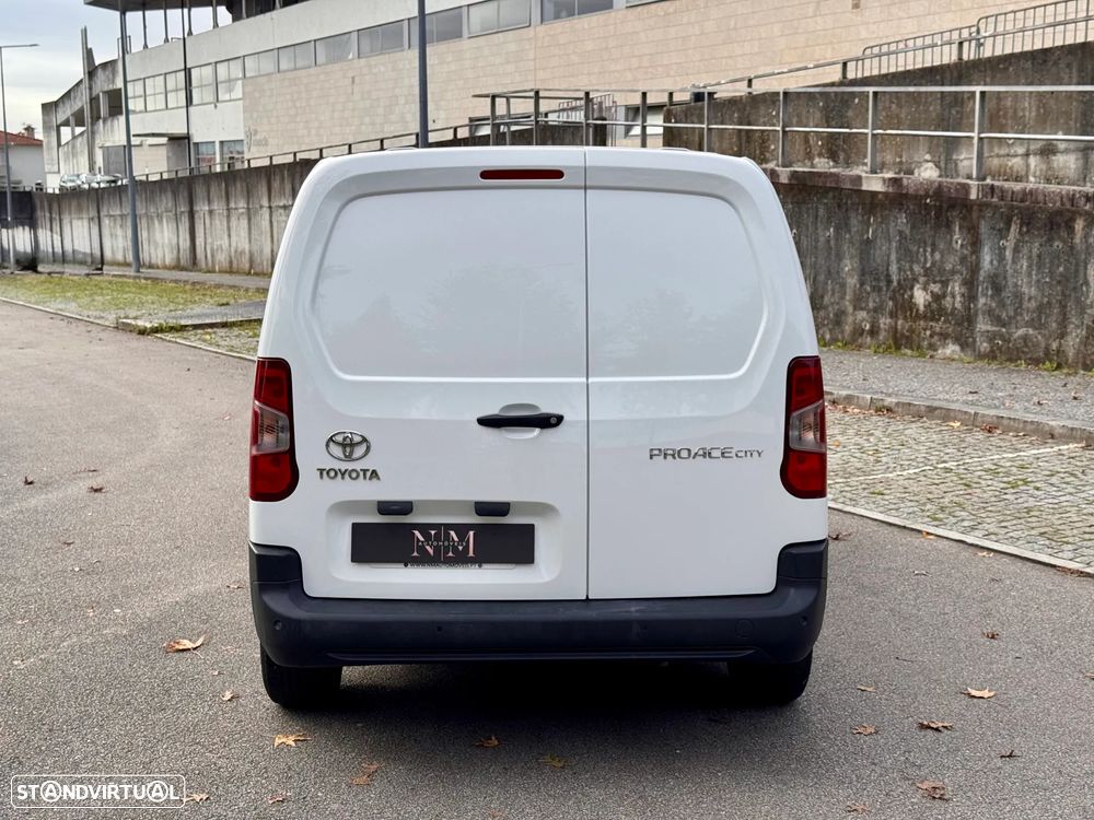 Toyota Proace City L2 1.5D - 3 Lugares - 10