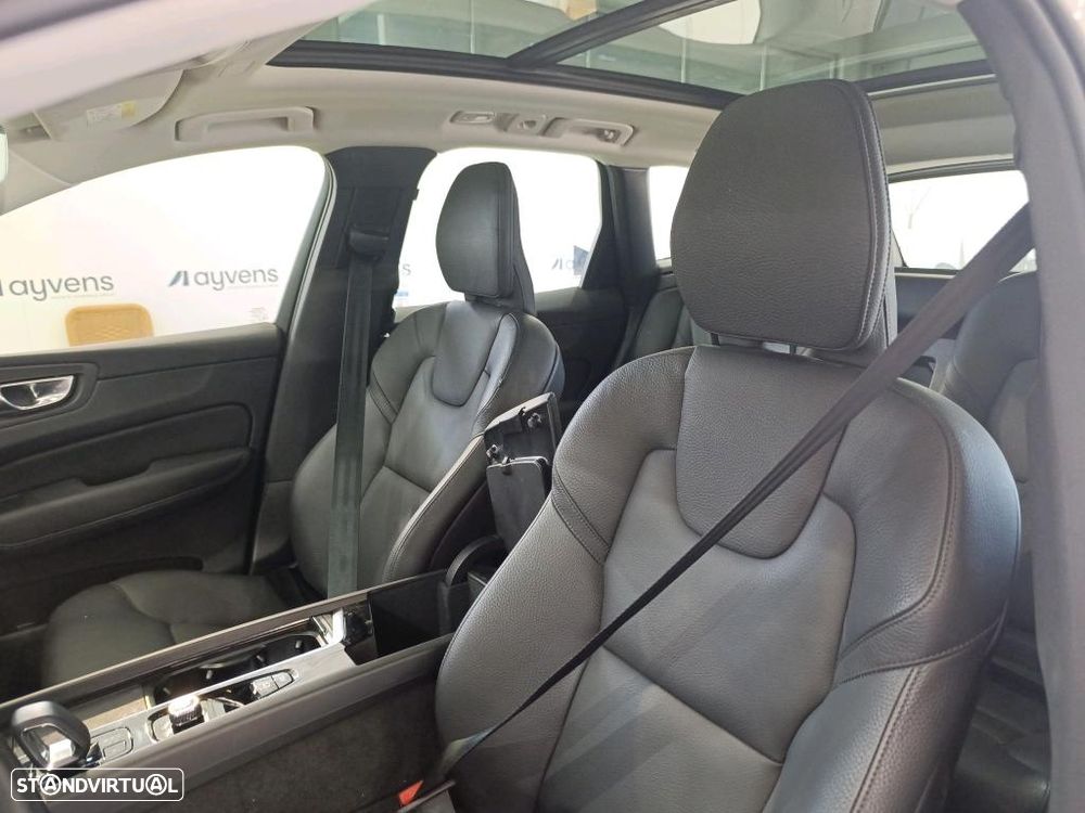 Volvo XC 60 2.0 T6 PHEV Core - 6