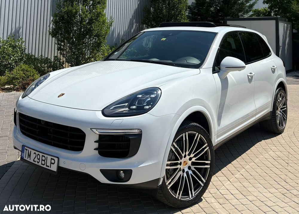 Porsche Cayenne - 1