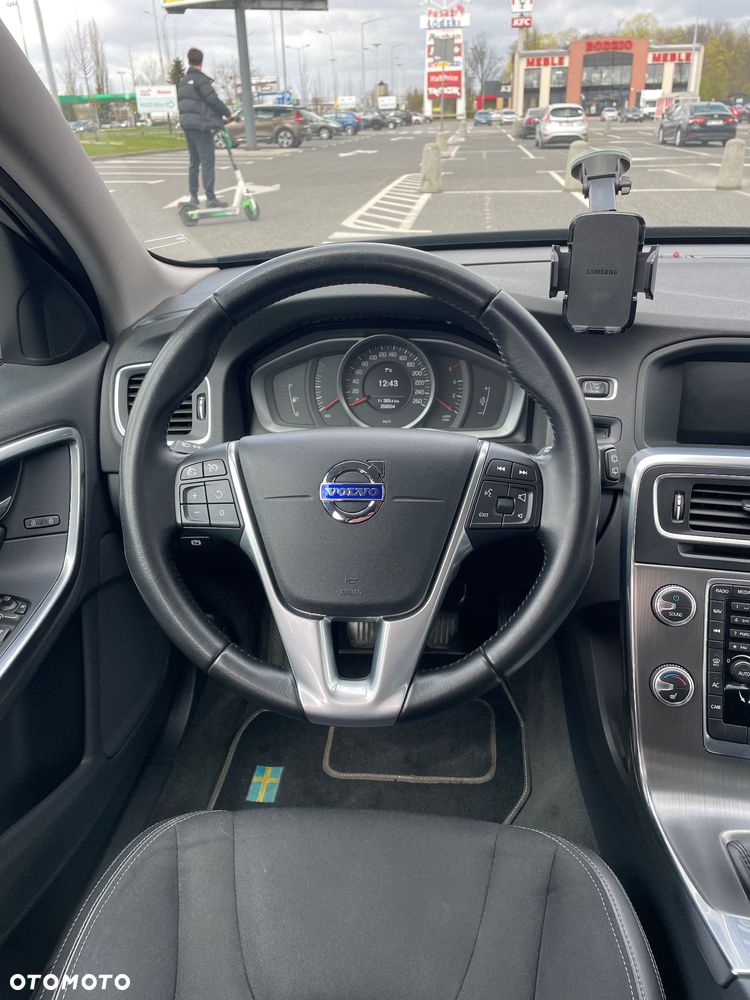 Volvo V60 D3 Momentum - 19
