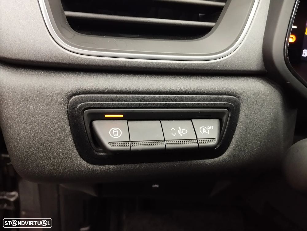 Renault Captur 1.0 TCe Techno Bi-Fuel - 19