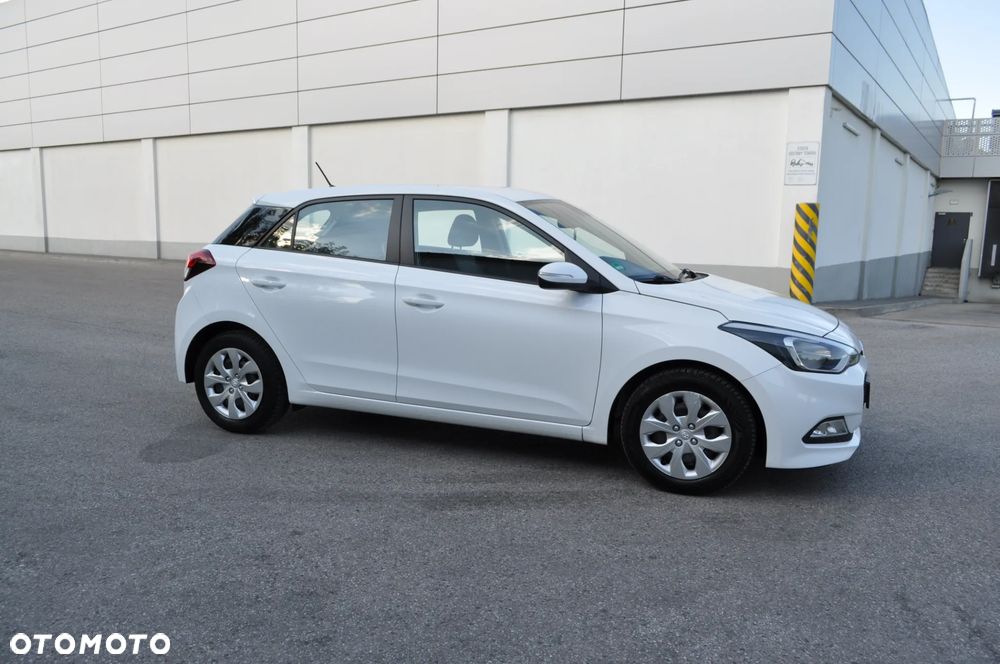 Hyundai i20 ver-1-2-style - 4
