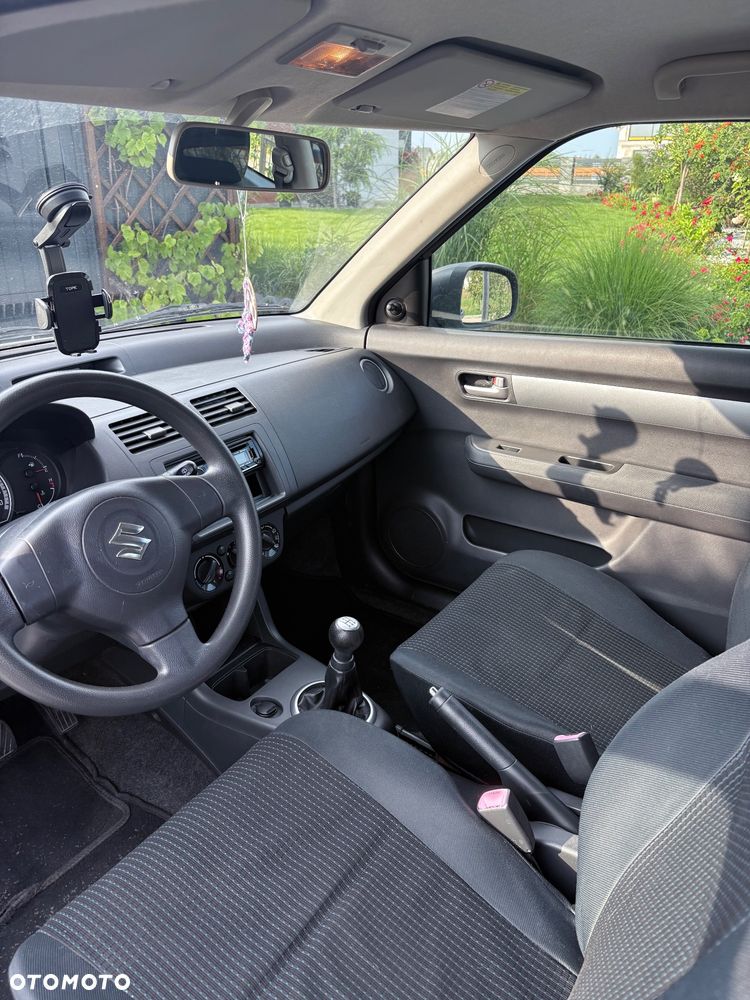 Suzuki Swift - 10