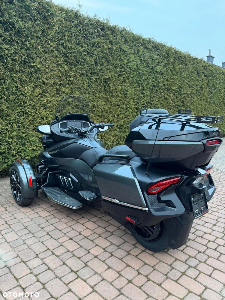 Can-Am Spyder - 4