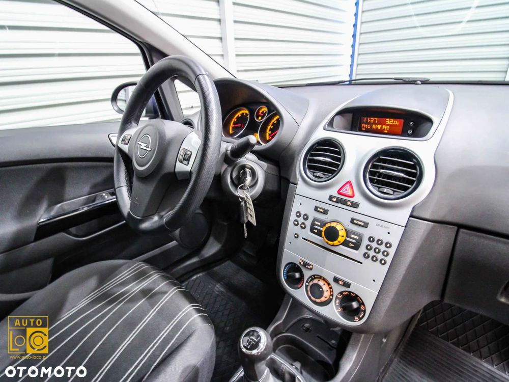 Opel Corsa 1.4 16V Innovation - 14