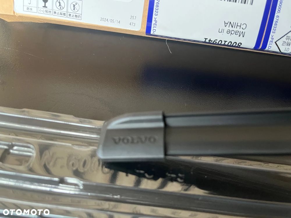 PIÓRA WYCIERACZEK PRZÓD VOLVO EX30 - 5