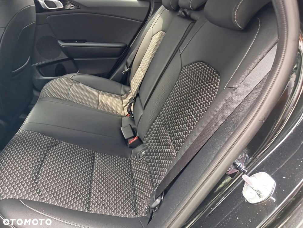 Kia Ceed 1.5 T-GDI Tribute DCT - 18