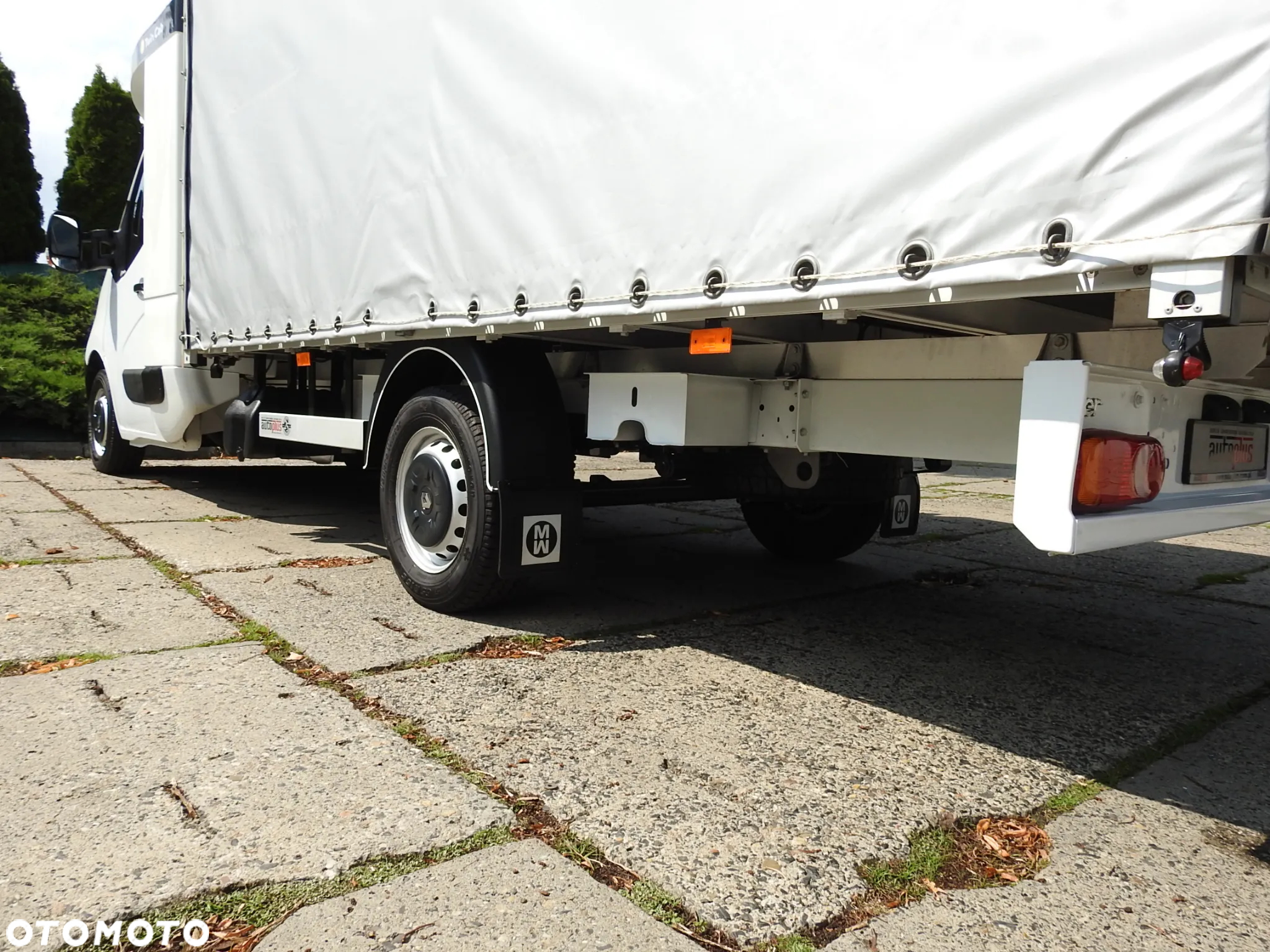 Renault MASTER PLANDEKA 8 PALET WEBASTO KLIMATYZACJA TEMPOMAT PNEUMATYKA 170KM [ 9858 ] - 17