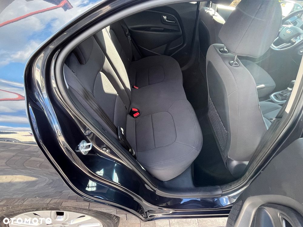 Kia Rio 1.2 Attract - 23