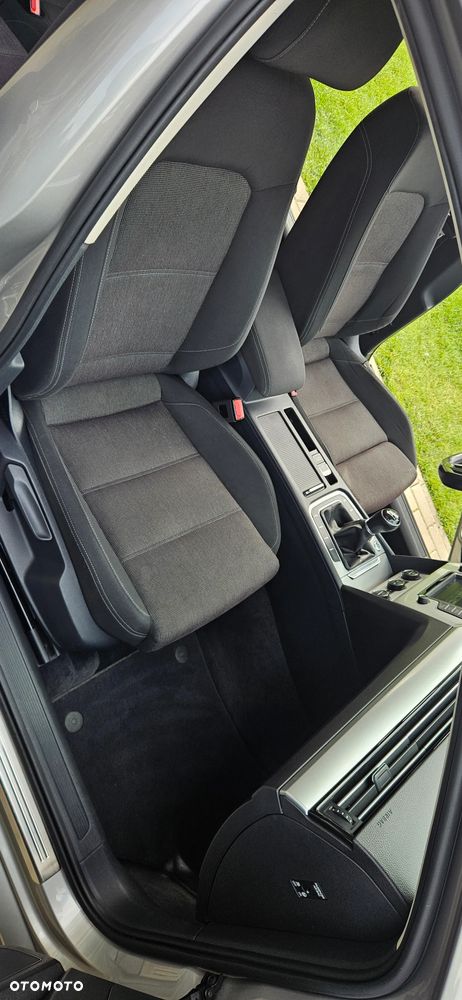 Volkswagen Passat 2.0 TDI BMT Comfortline - 11