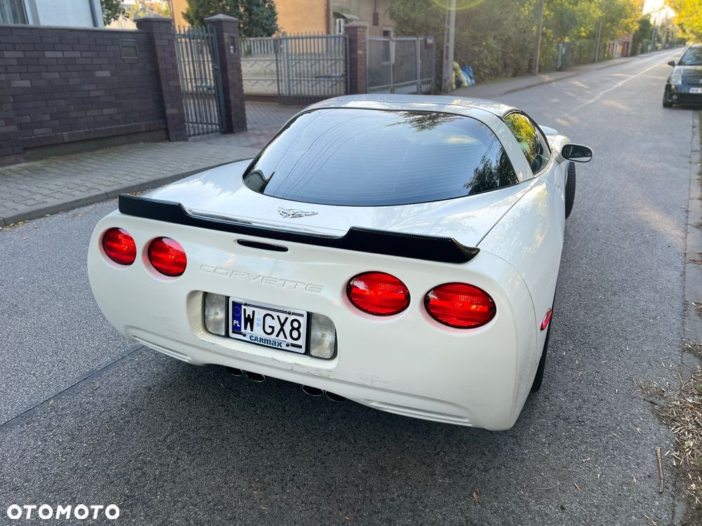 Chevrolet Corvette - 11