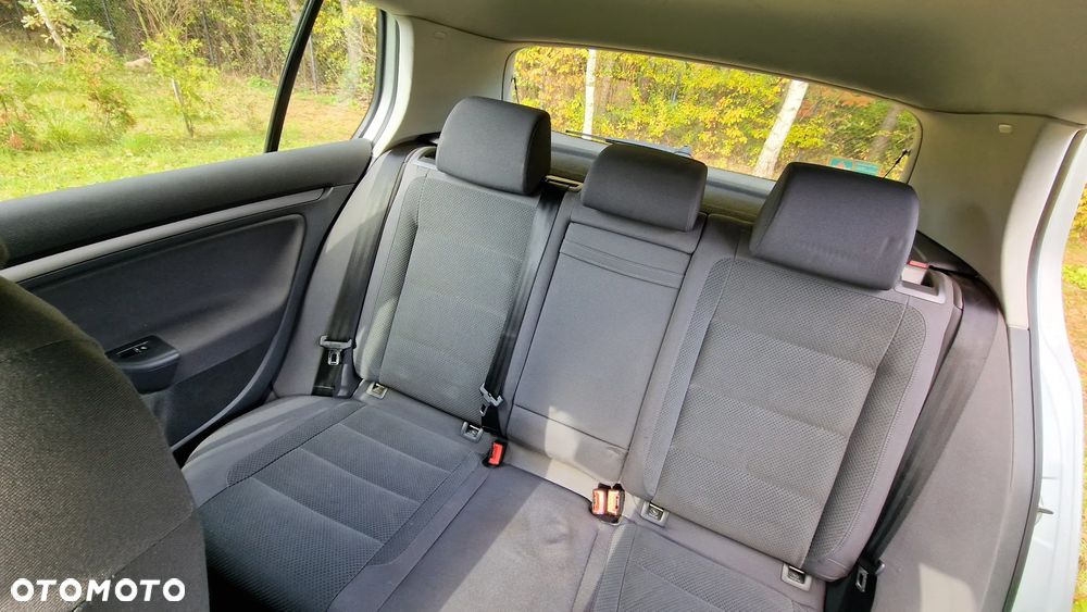 Volkswagen Golf - 24