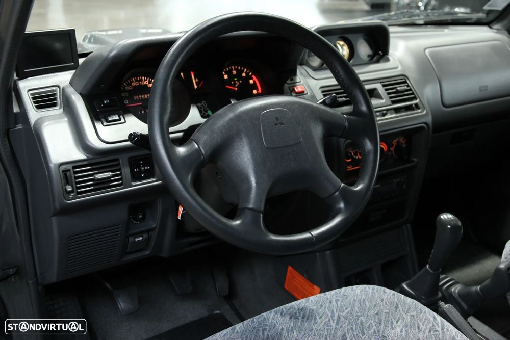 Mitsubishi Pajero 2.8 TD GLX - 12