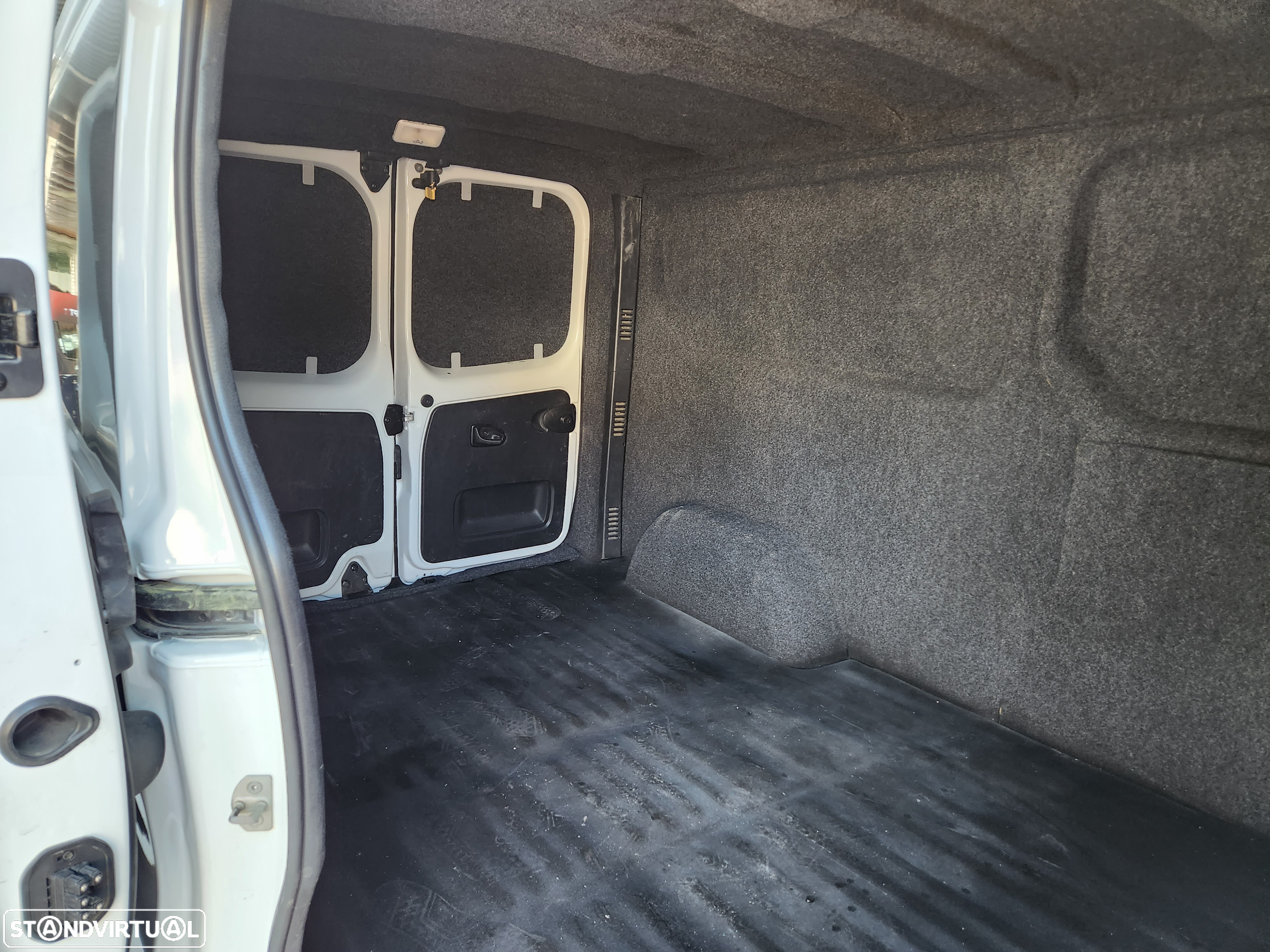 Renault TRAFIC - 24